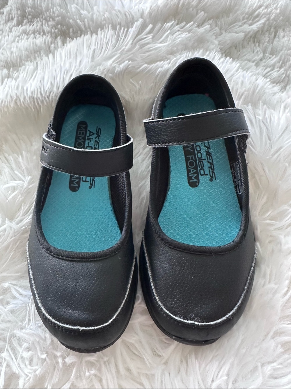Used Little Girls Skechers Black Mary Jane Shoes size 11.5